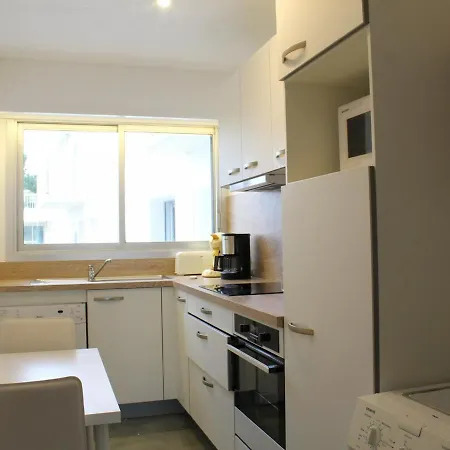 2 Pieces Face Avec Terrasse Et Parking Privatif - - Fr-1-245-151 La Baule