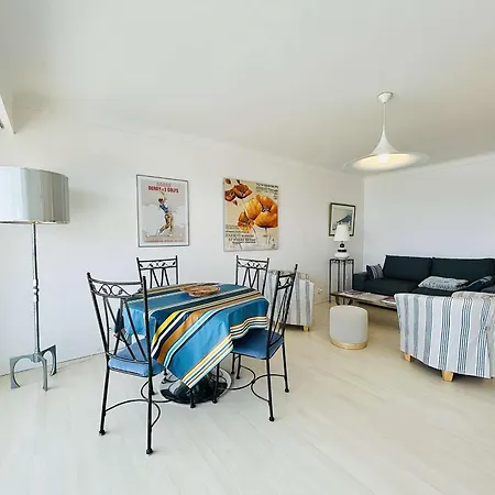 2 Pieces Face Avec Terrasse Et Parking Privatif - - Fr-1-245-151