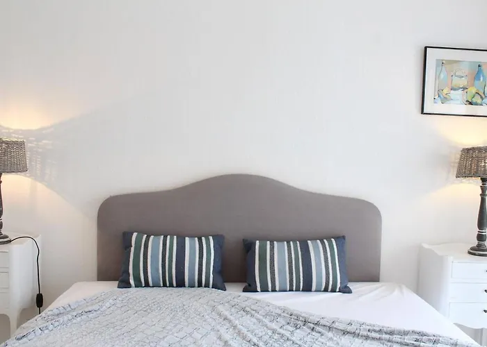 2 Pieces Face Avec Terrasse Et Parking Privatif - - Fr-1-245-151 Lejlighed *