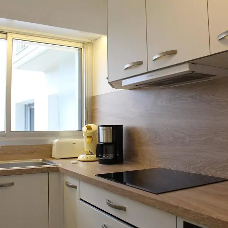 2 Pieces Face Avec Terrasse Et Parking Privatif - - Fr-1-245-151 * La Baule-Escoublac