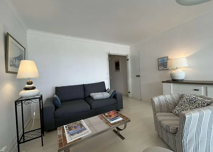 2 Pieces Face Avec Terrasse Et Parking Privatif - - Fr-1-245-151 * La Baule